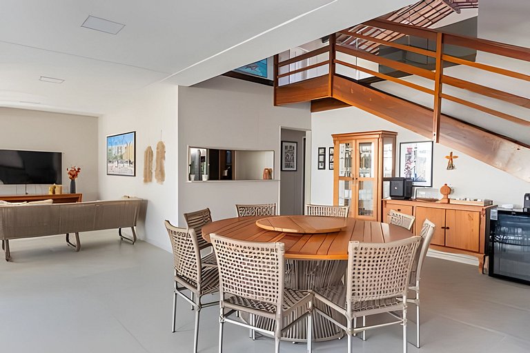 Casa Lú | 5 Suítes | 80m da Praia | Até 18 pessoas
