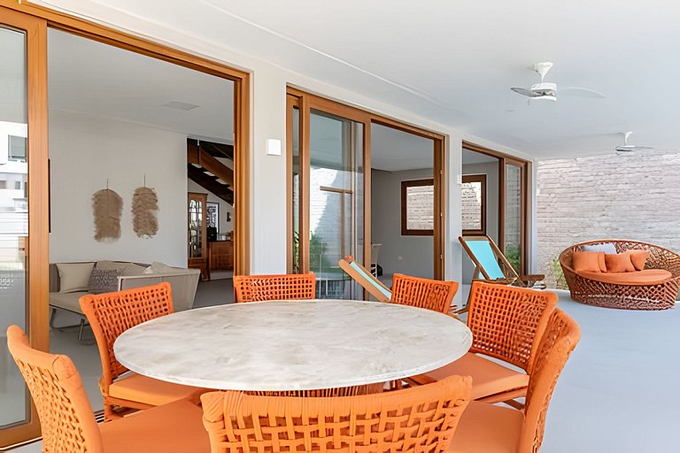 Casa Lú | 5 Suítes | 80m da Praia | Até 18 pessoas