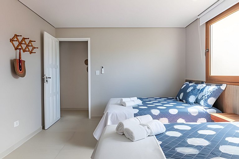 Casa Lú | 5 Suítes | 80m da Praia | Até 18 pessoas