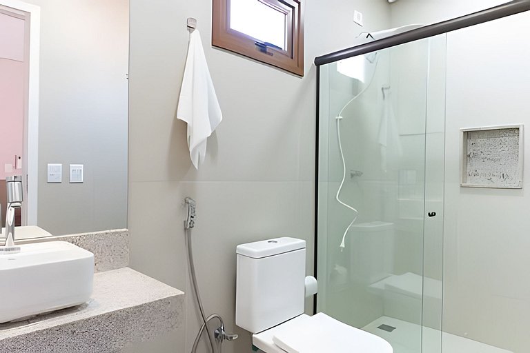 Casa Lú | 5 Suítes | 80m da Praia | Até 18 pessoas